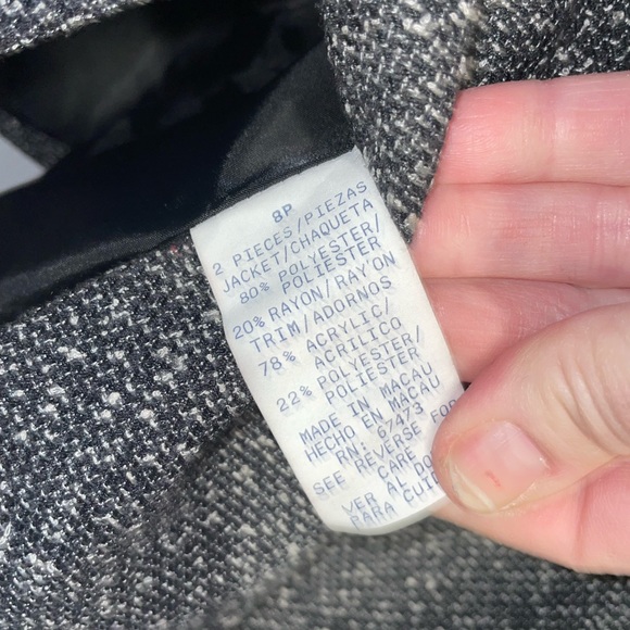 Gorgeous Size 8 Petite Jacket. MUST BE BUNDLED - Picture 7 of 9